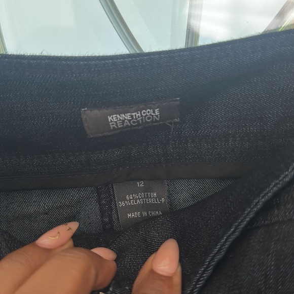Slightly worn very nice wide legged, Kenneth Cole, denim pants - Picture 2 of 3